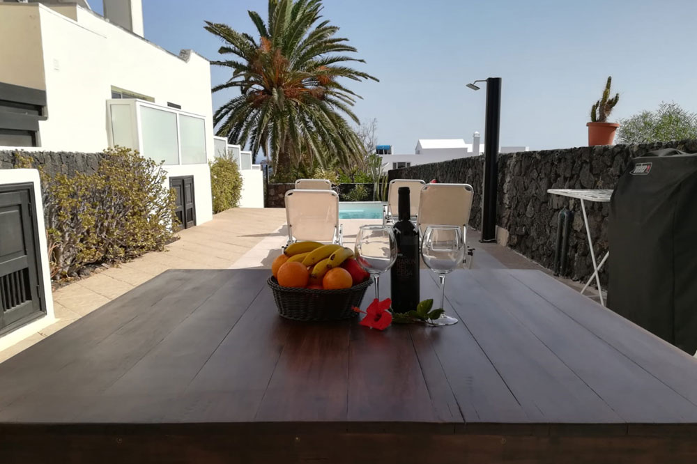 Außenbereich mit Pool Ferienhaus Lanzarote