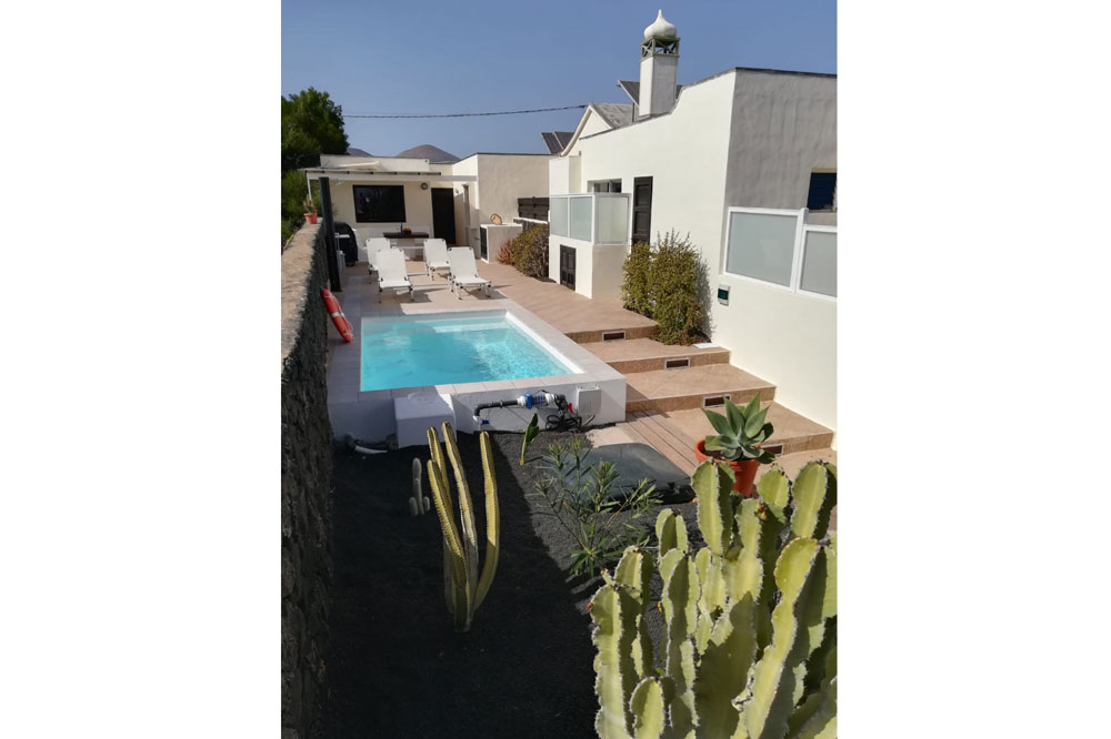 Außenbereich mit Pool Ferienhaus Lanzarote